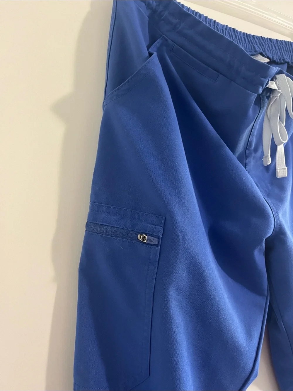 Figs Men's Drawstring Scrub Pants in Royal Blue